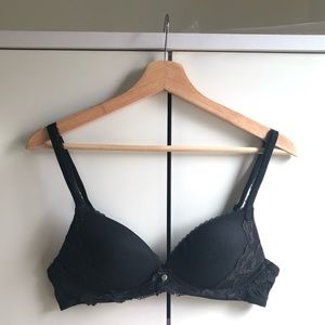 VICTORIAS SECRET wireless lace convertible bra